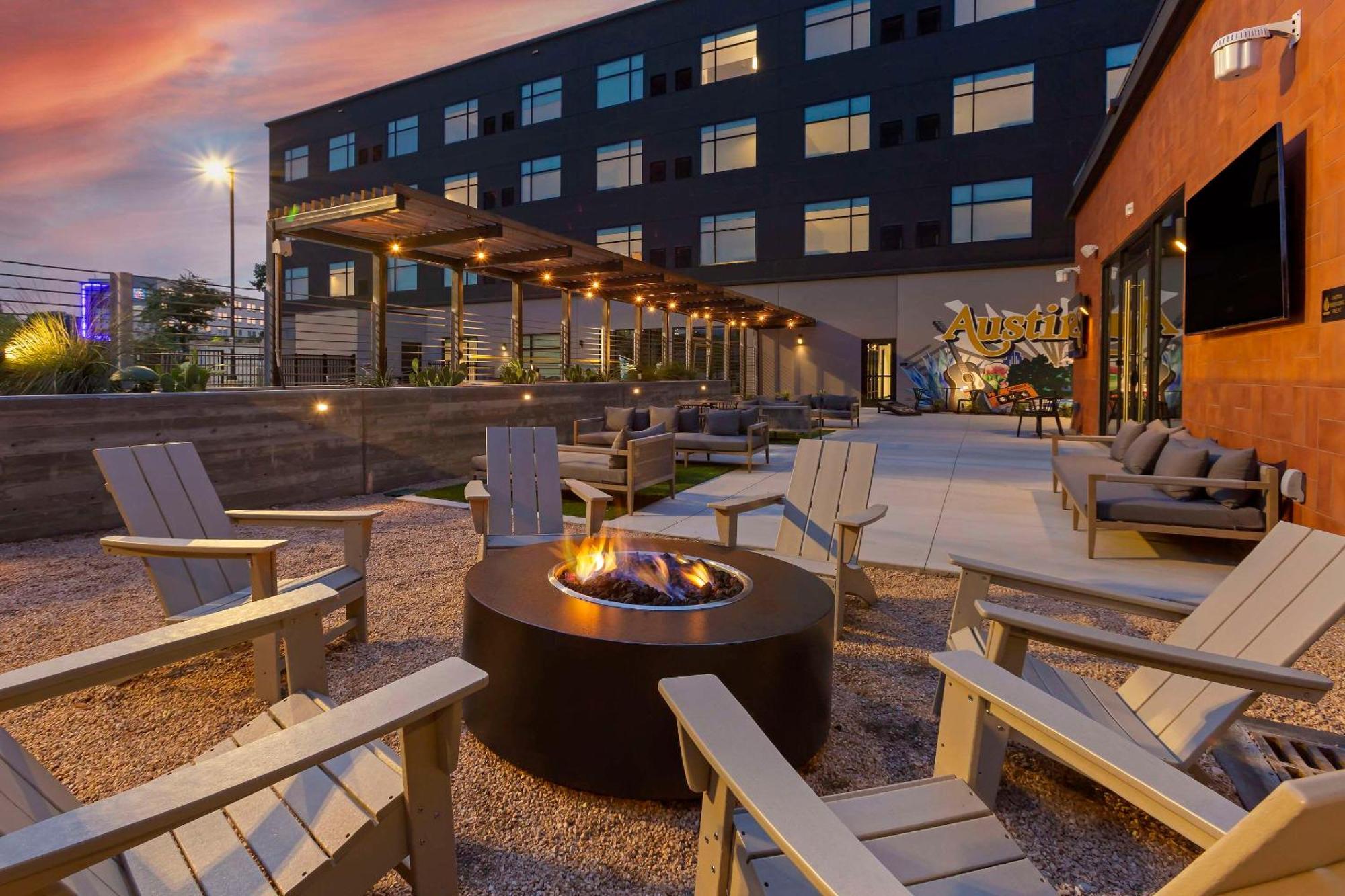 Cambria Hotel Austin Airport Eksteriør billede