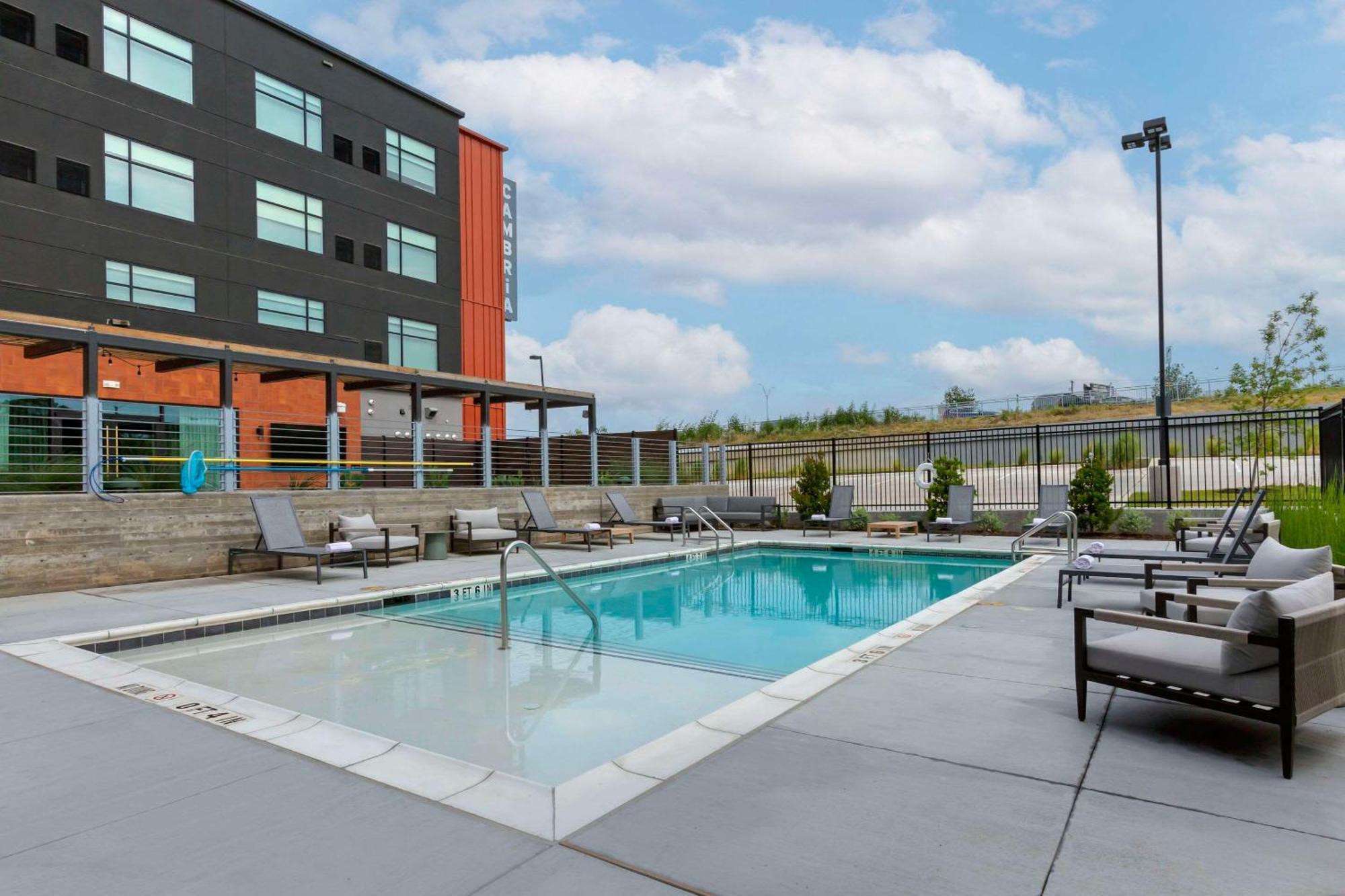 Cambria Hotel Austin Airport Eksteriør billede